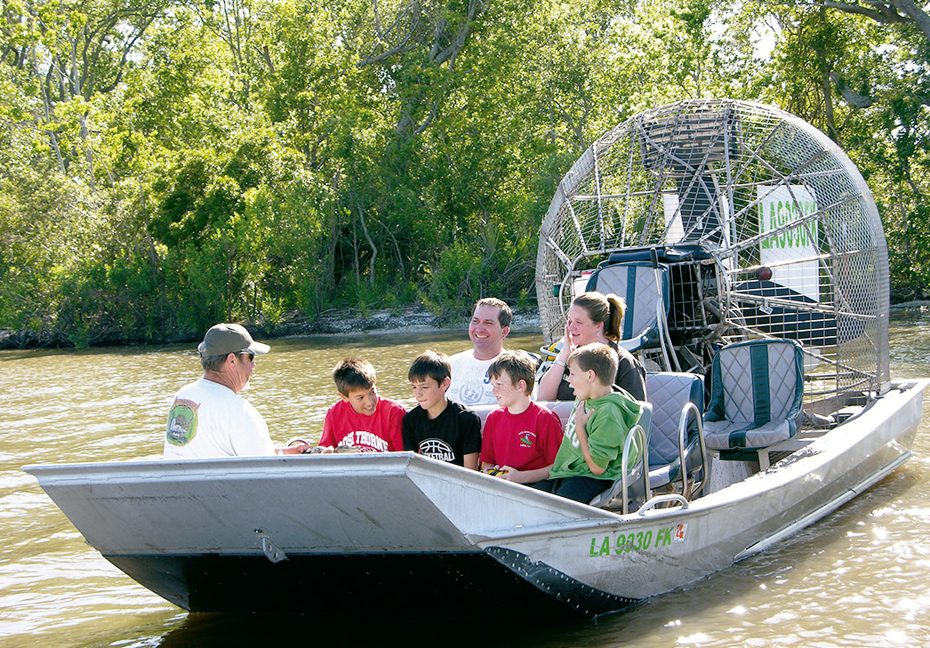 GrayLineNO_AA_FamilyInAirBoat