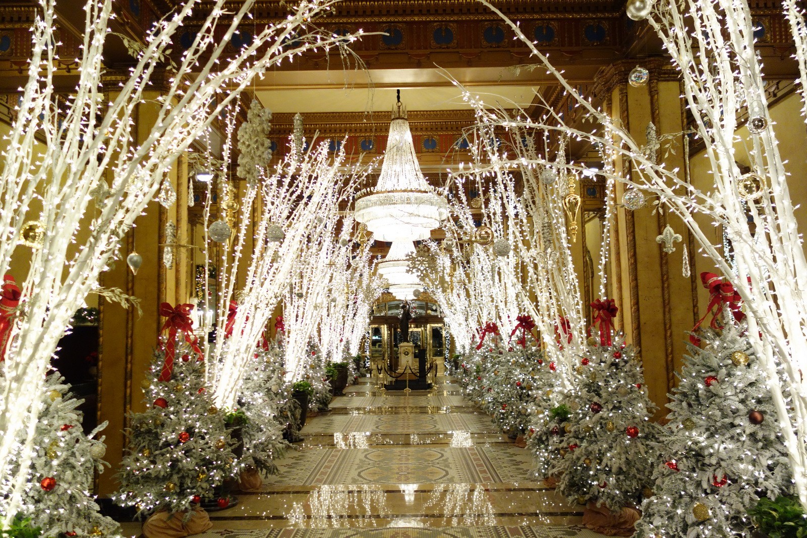 Roosevelt Hotel lobby